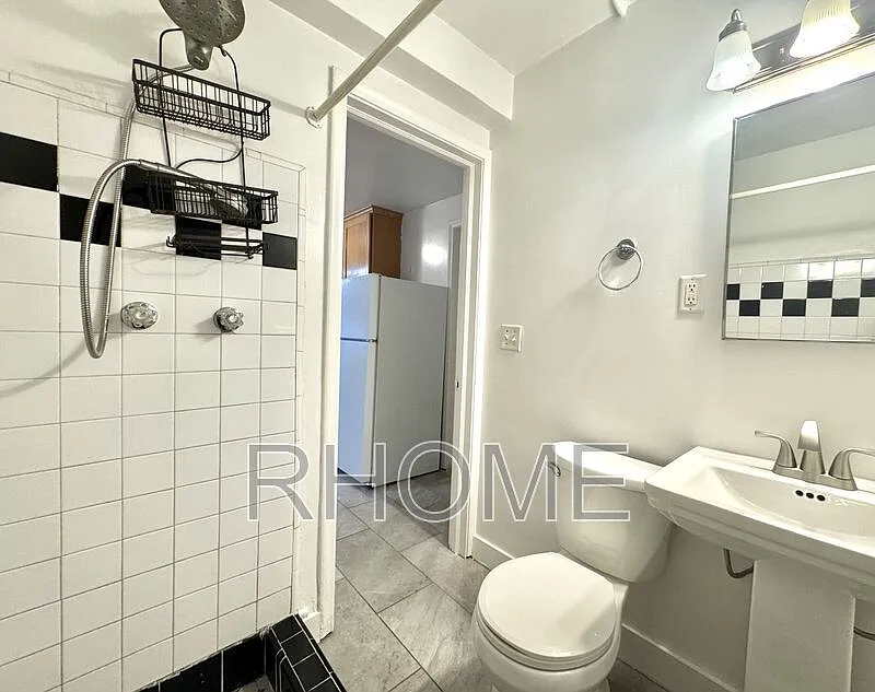 1 bed, 1.0 bath, 531 sqft, $1,049 — Photo 2