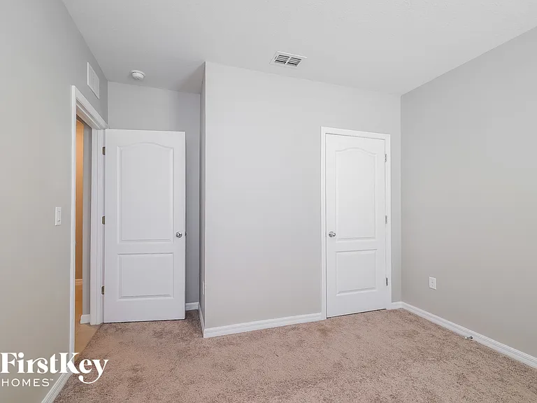 211 Bella Dr — Photo 12