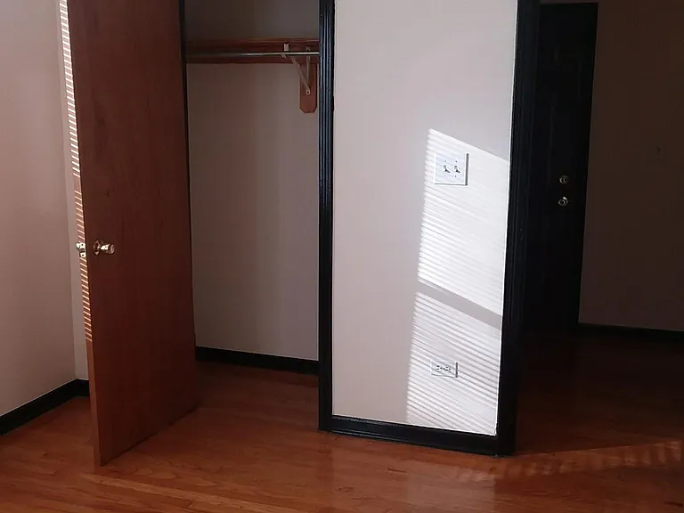 6840 1/2 S Perry Ave #3W — Photo 7