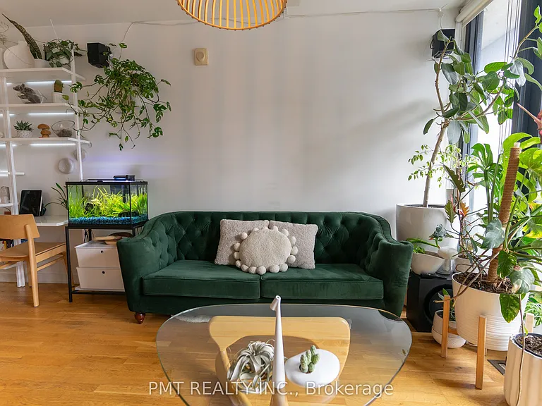 8 Dovercourt Rd #204 — Photo 7