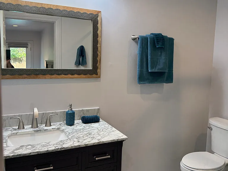 2231 S Burnside Ave #1 — Photo 6