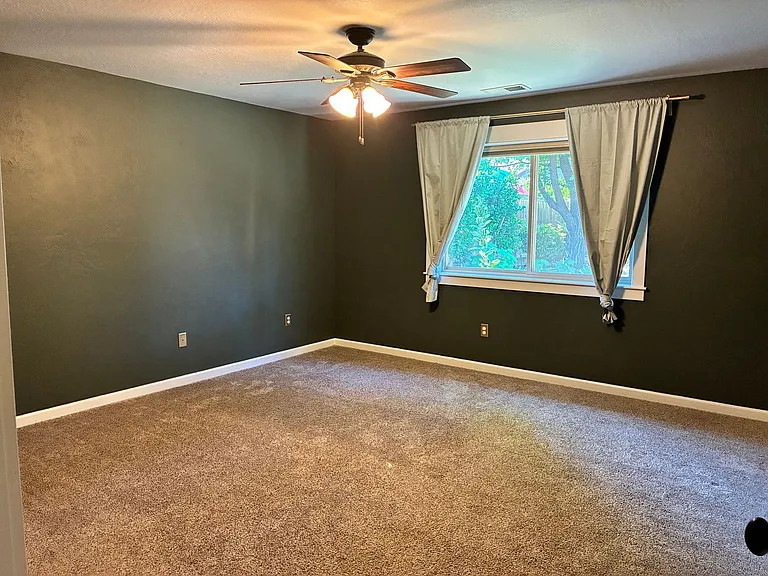 530 Saint Augustine Dr — Photo 8