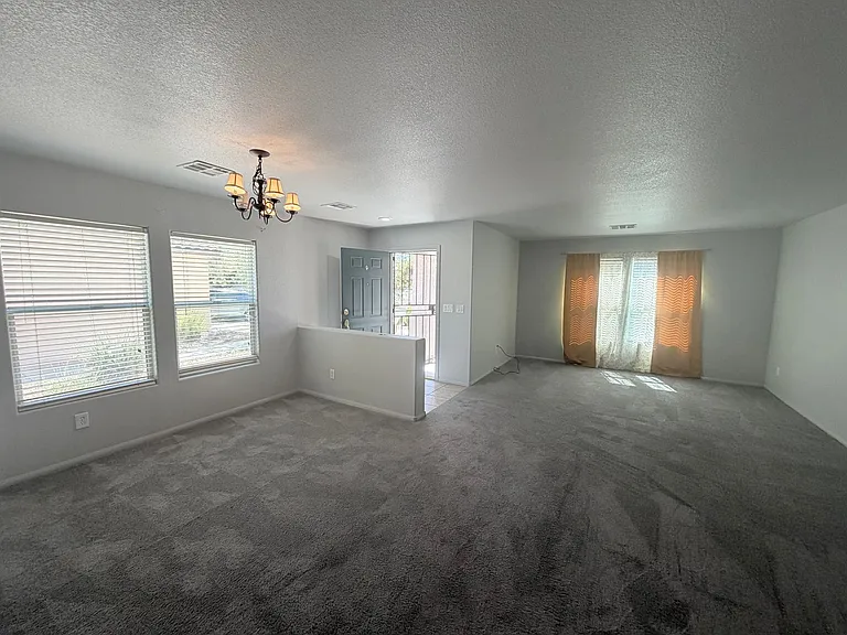 8228 N Corset Creek St — Photo 4