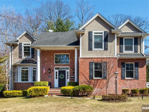 534 Hughes St, Northvale, NJ 07647