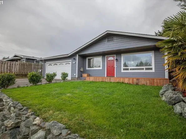 1694 Lincoln St, North Bend, OR 97459
