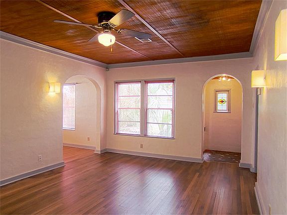 2nd image of 2214 McDuffie St