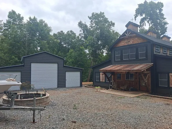 180 Red Plum Dr, Ellijay, GA 30540