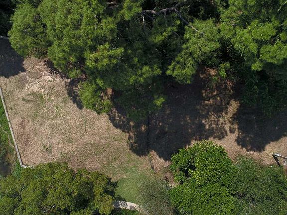 4th image of 1874 Yates Ave