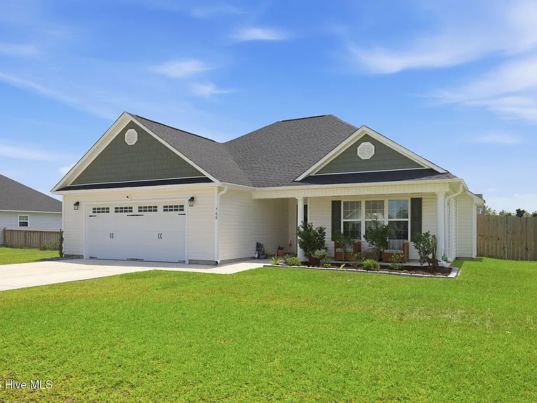 708 Puppy Drum Ln — Photo 1
