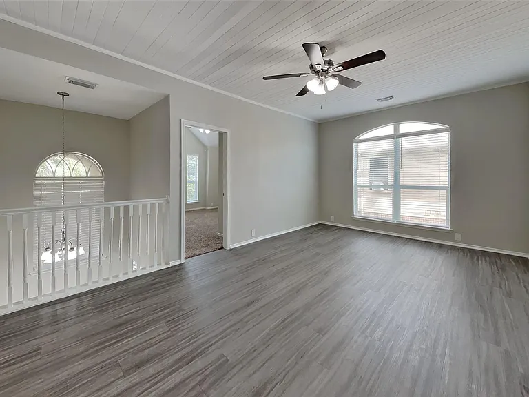 18706 Woodglen Shadows Dr — Photo 32