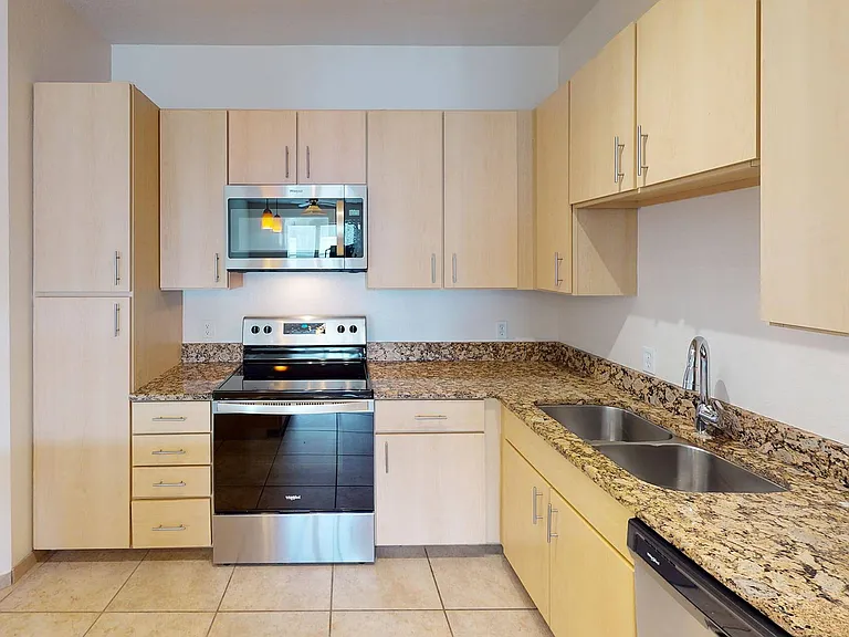 The Vintage Lofts at West End — Photo 8