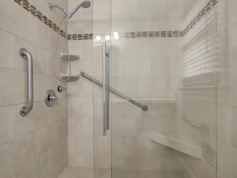 700 Clyde Dr — Photo 26