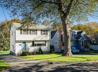 42 Grapevine Ave, Lexington, MA 02421