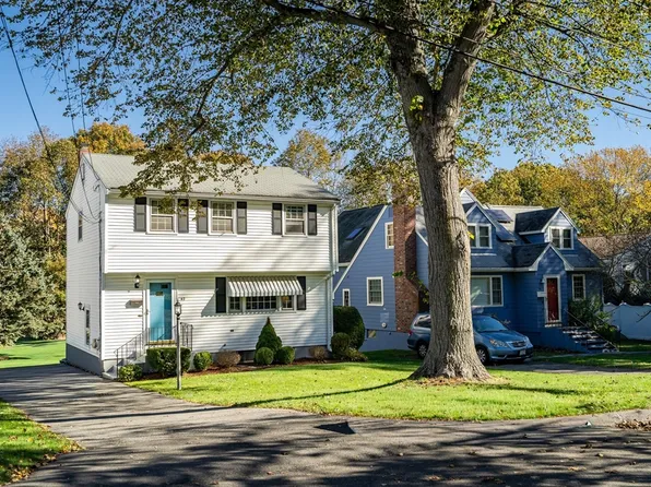 42 Grapevine Ave, Lexington, MA 02421