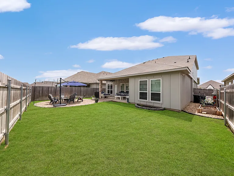 612 Pipe Creek Dr — Photo 24