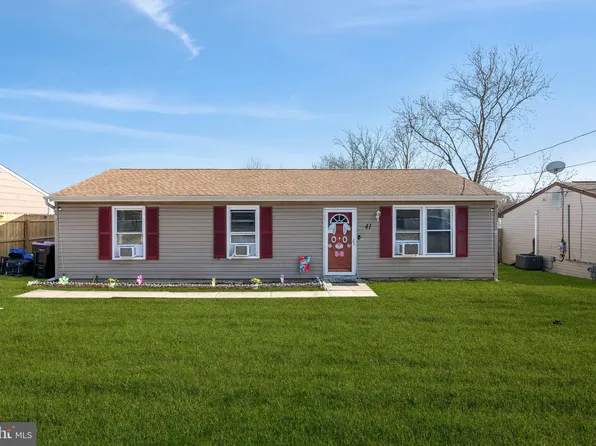 41 Fairmount Ave, Sicklerville, NJ 08081