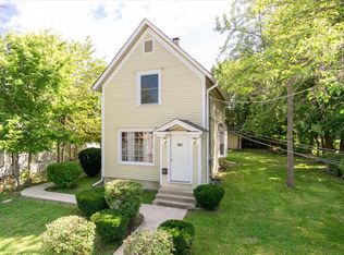 507 Raymond St, Elgin, IL 60120