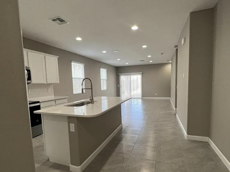 24068 W Whyman Ave — Photo 3