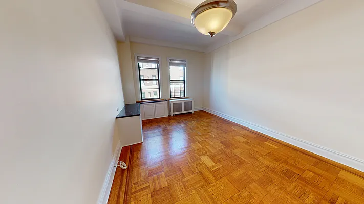 Rented by Bond New York | media 23