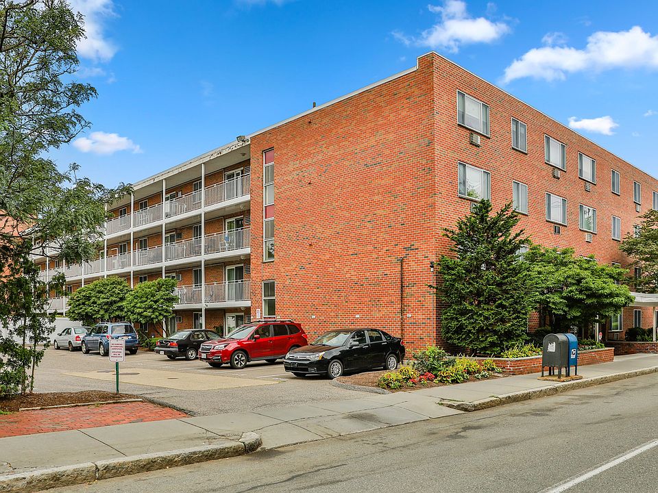 1st image of 50 Green St APT 206