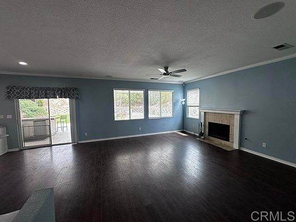 4th image of 926 Downey Ct