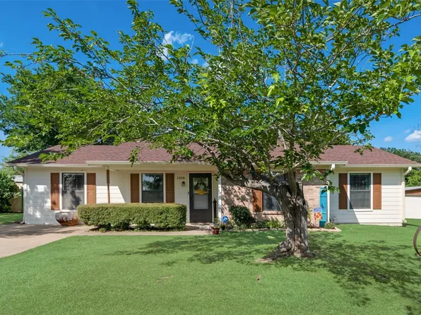 1108 Hidden Hills Dr, Corsicana, TX 75110