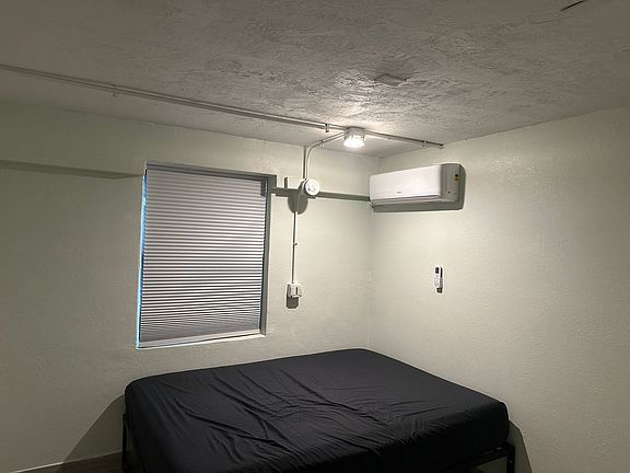 4th image of 1411B SW 24th Ct