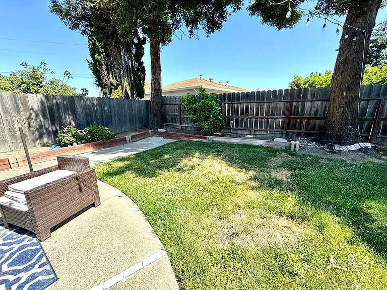 36358 Frobisher Dr — Photo 4