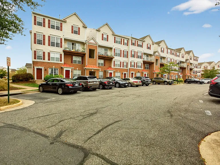 2492 Quick St #103 — Photo 2