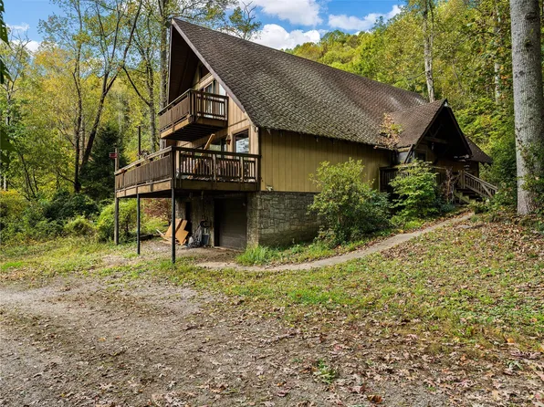 18330 Great Smoky Mountain Expy, Waynesville, NC 28786