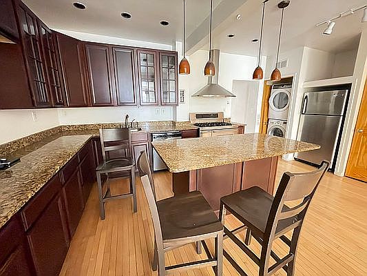 1st image of 277 22nd St APT 1