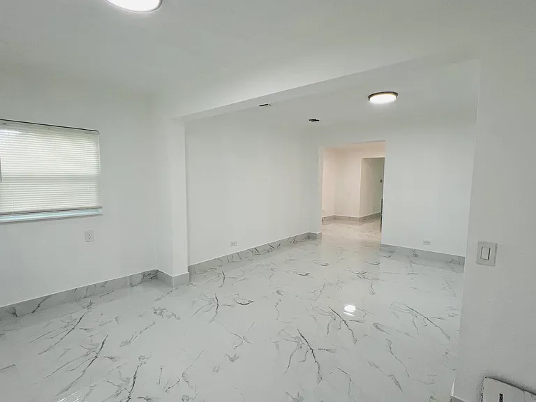 525 NW 22nd Ave — Photo 14