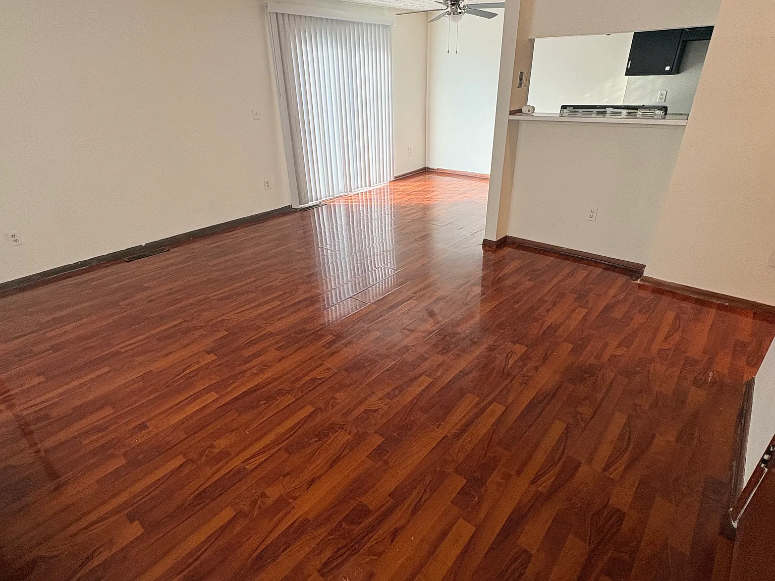 2 bed, 864 sqft, $1,425 — Photo 3