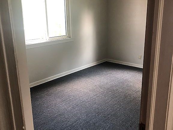 5th image of 878 880 Storer Ave