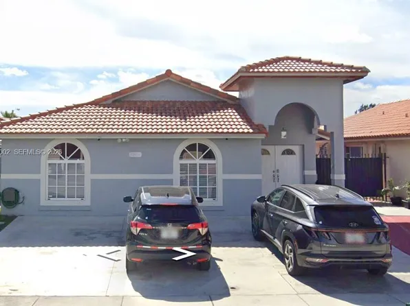 8864 NW 110th St, Hialeah Gardens, FL 33018