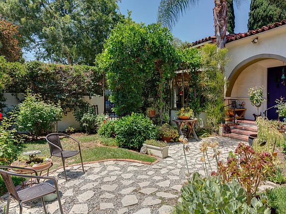 4th image of 224 Marguerita Ln