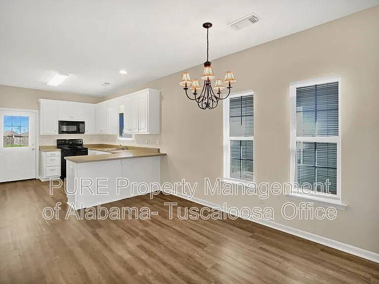 9750 Moonlight Dr — Photo 4