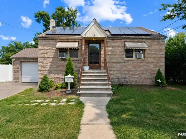 76 Niehaus Ave, Little Ferry, NJ 07643