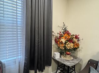 7850 Lamon Ave APT 1S, Skokie, IL 60077