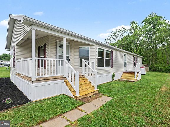2nd image of 19 Meadowview Dr