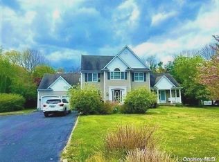 81 Grasslands Cir, Mount Sinai, NY 11766