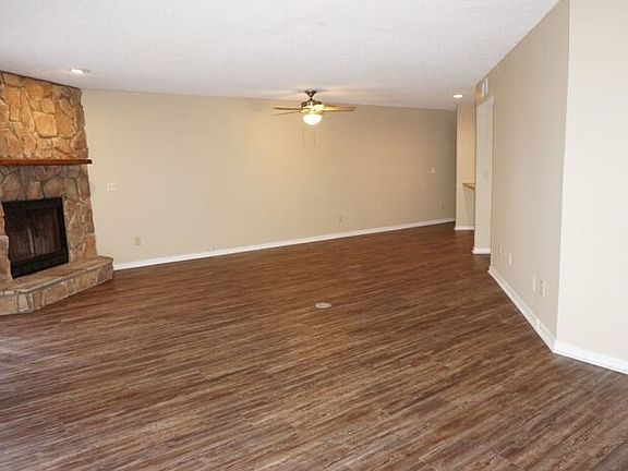 5th image of 1161 Romaine Cir W