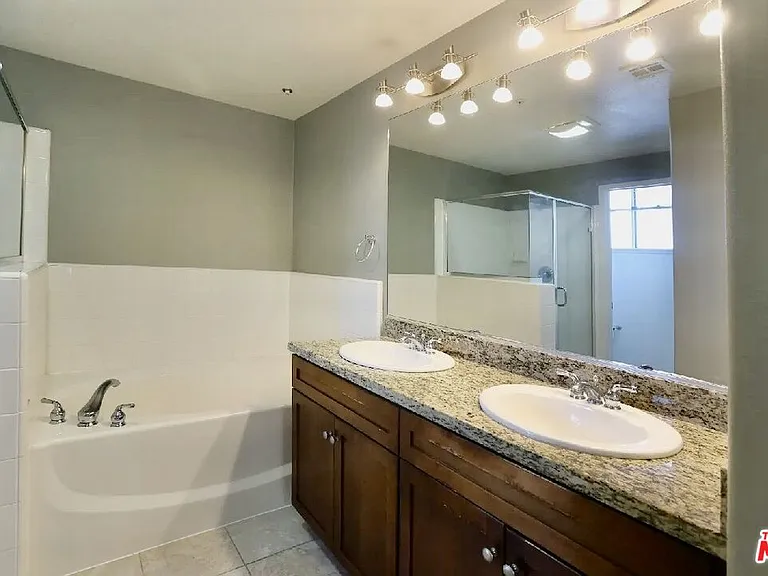 629 Traction Ave #308 — Photo 12
