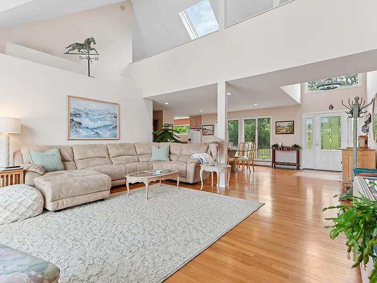 9 Prospect Hill Ln — Photo 6