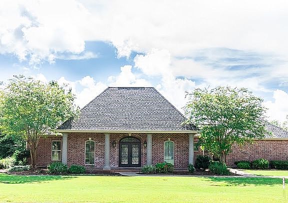 3rd image of 211 Merlot Dr