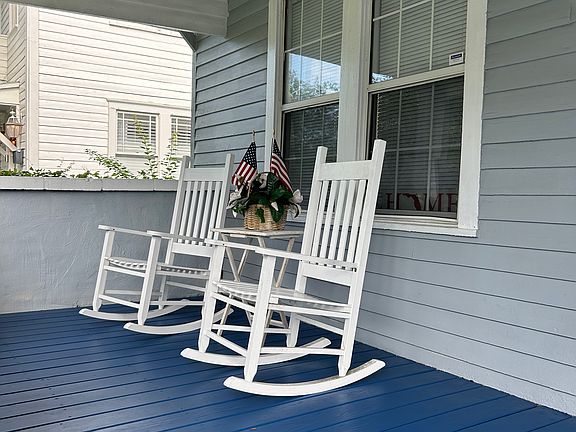 4th image of 2327 Ernest St