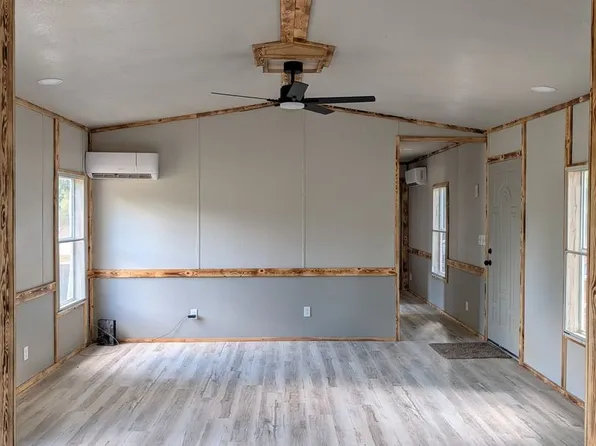 1683 Stephens Dr, Cassville, MO 65625
