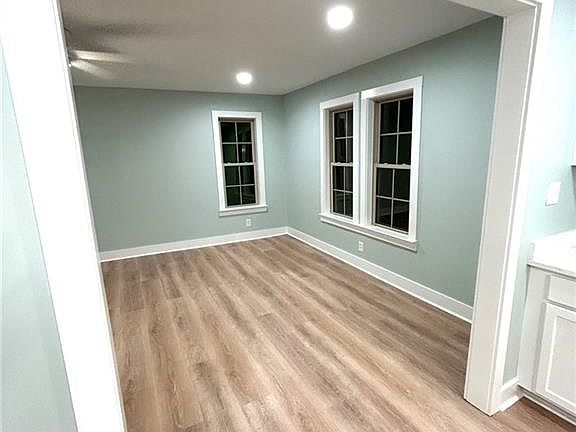 2nd image of 15 Oak Ave