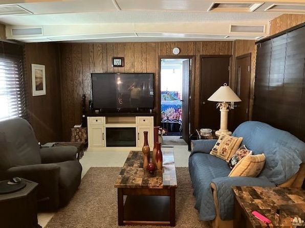 1000 Lake Shore Dr, Okoboji, IA 51355