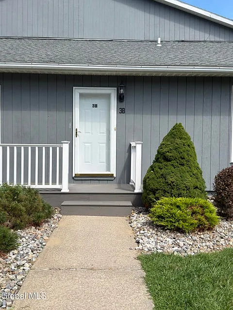 2 bed, 1400 sqft, $2,250 — Photo 3